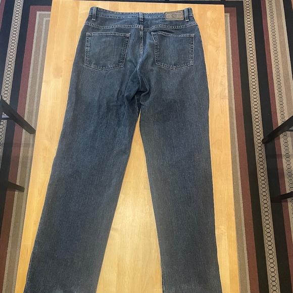 Eddie Bauer relaxed fit jeans. - Picture 2 of 6
